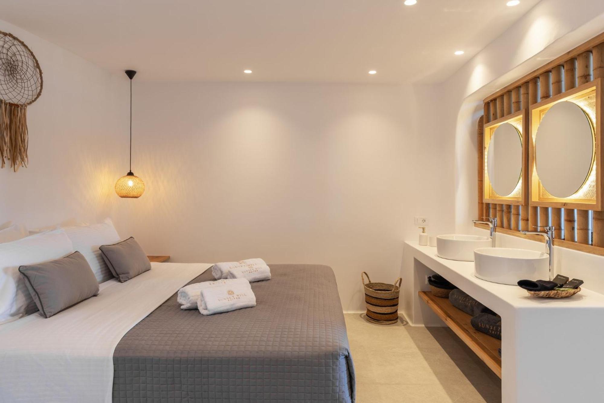 Sunset Hill Suites Mykonos Town Bagian luar foto